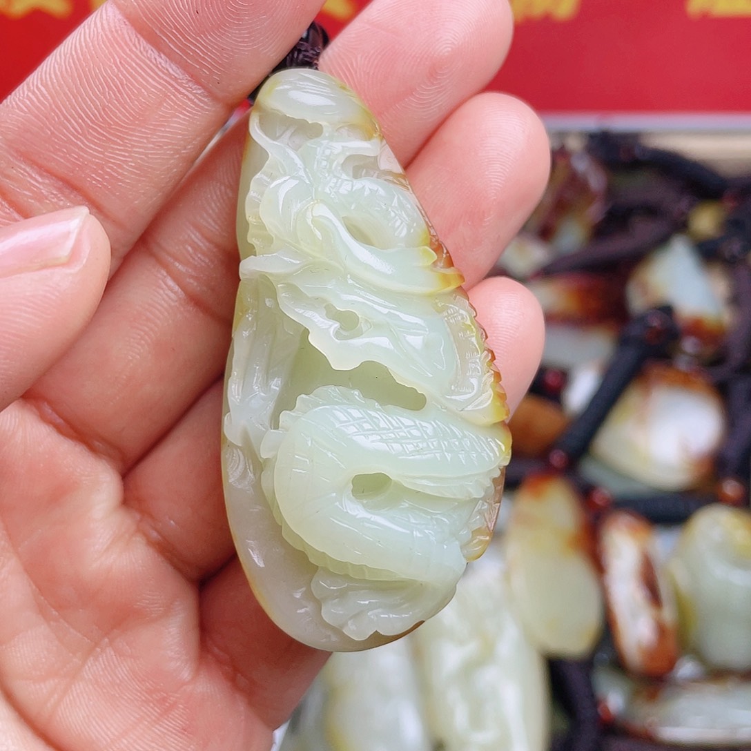 和田玉颈饰未镶嵌