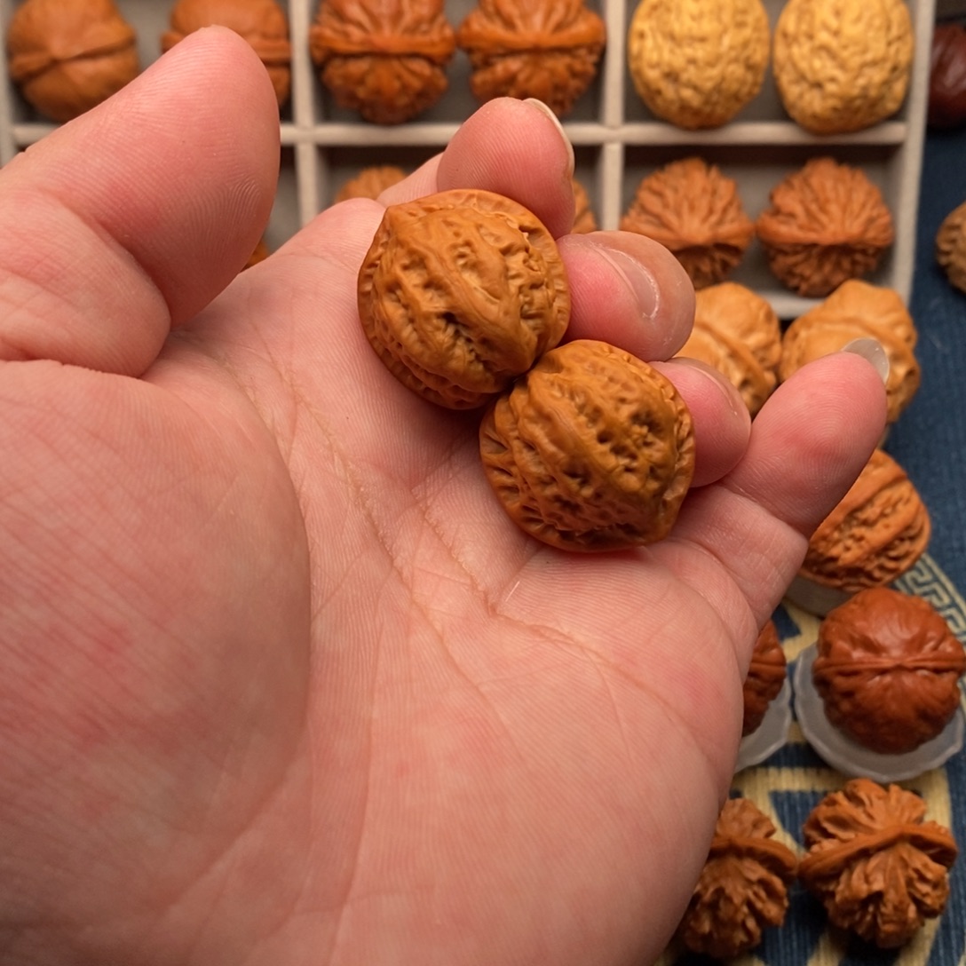 文玩核桃把件龙脊纹