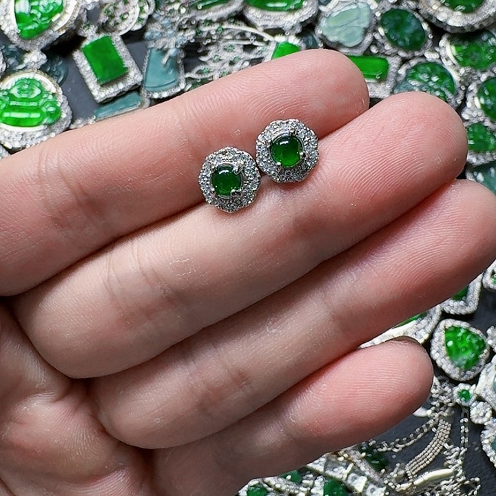 翡翠颈饰未镶嵌天然A货翡翠放漏