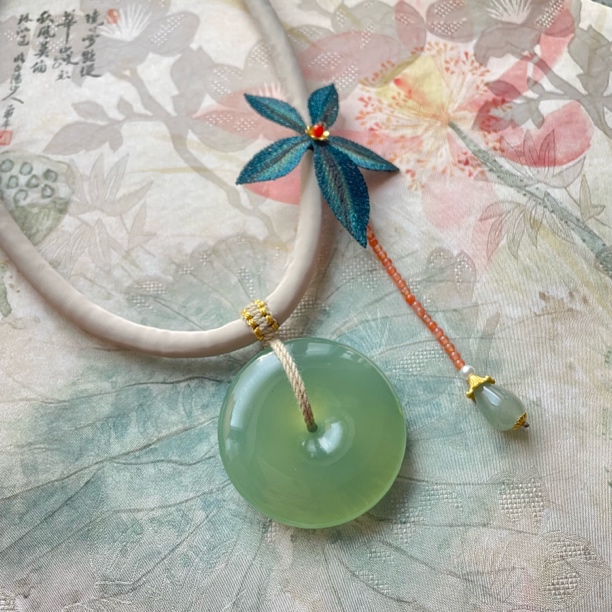 天然岫玉湖水绿晴水平安扣古风精美手作设计师款吊坠