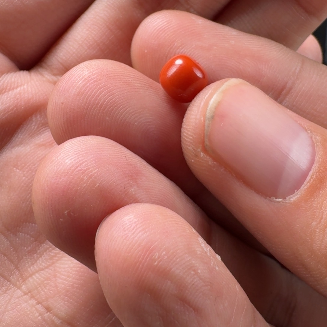 南红玛瑙柿子红老型单珠7mm未镶嵌?**点