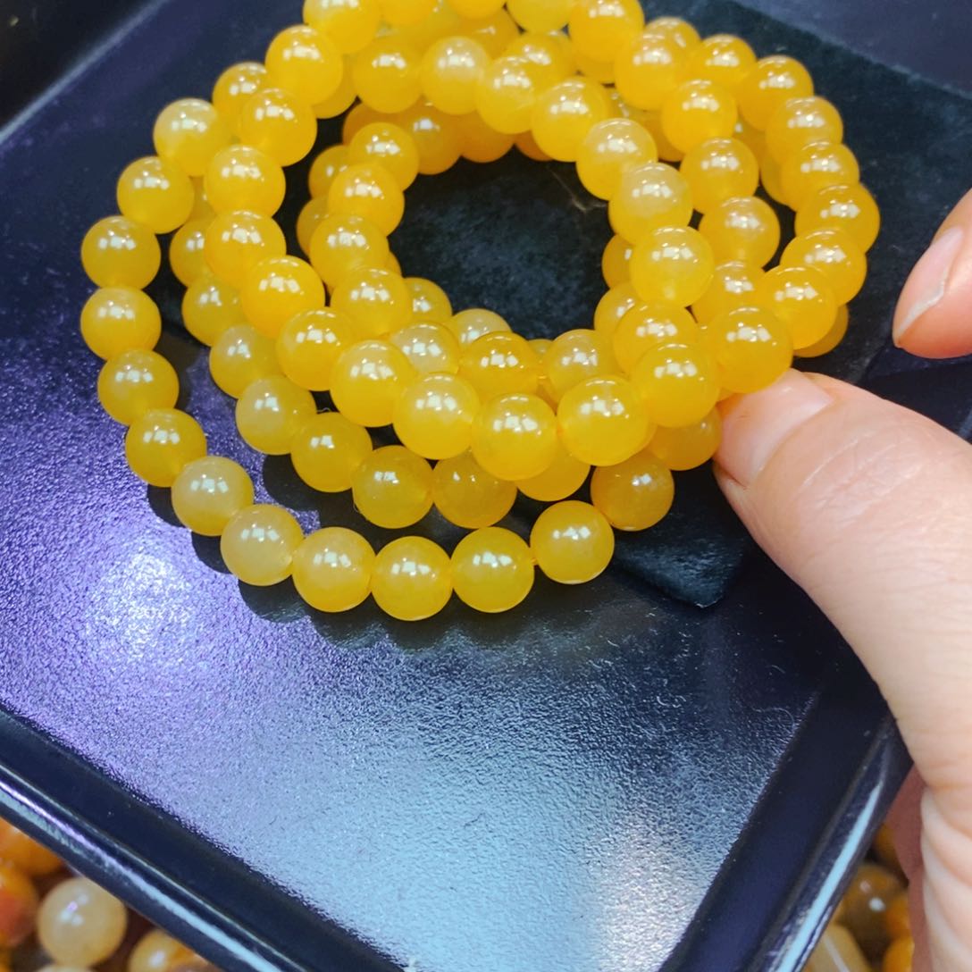 未镶嵌石英质玉（黄龙玉）手链