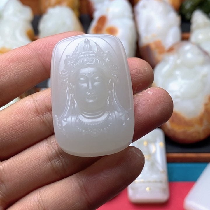 遇***w和田玉未镶嵌颈饰