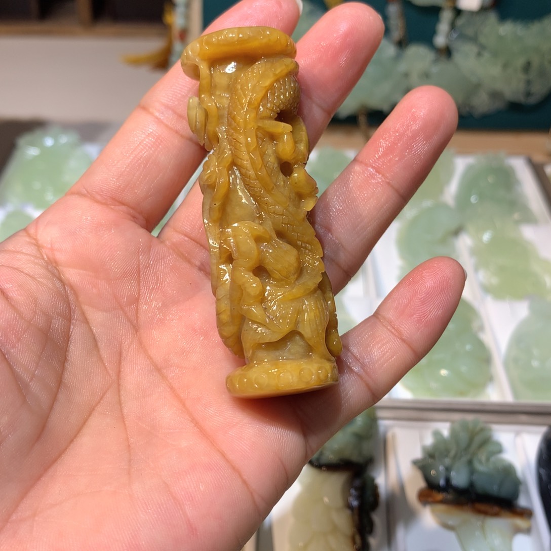 快***仙蛇纹石玉未镶嵌颈饰