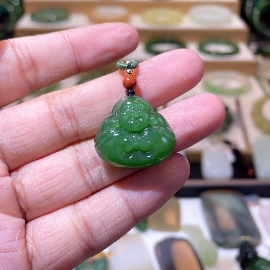 和田玉未镶嵌颈饰高品碧玉阳绿抱抱佛