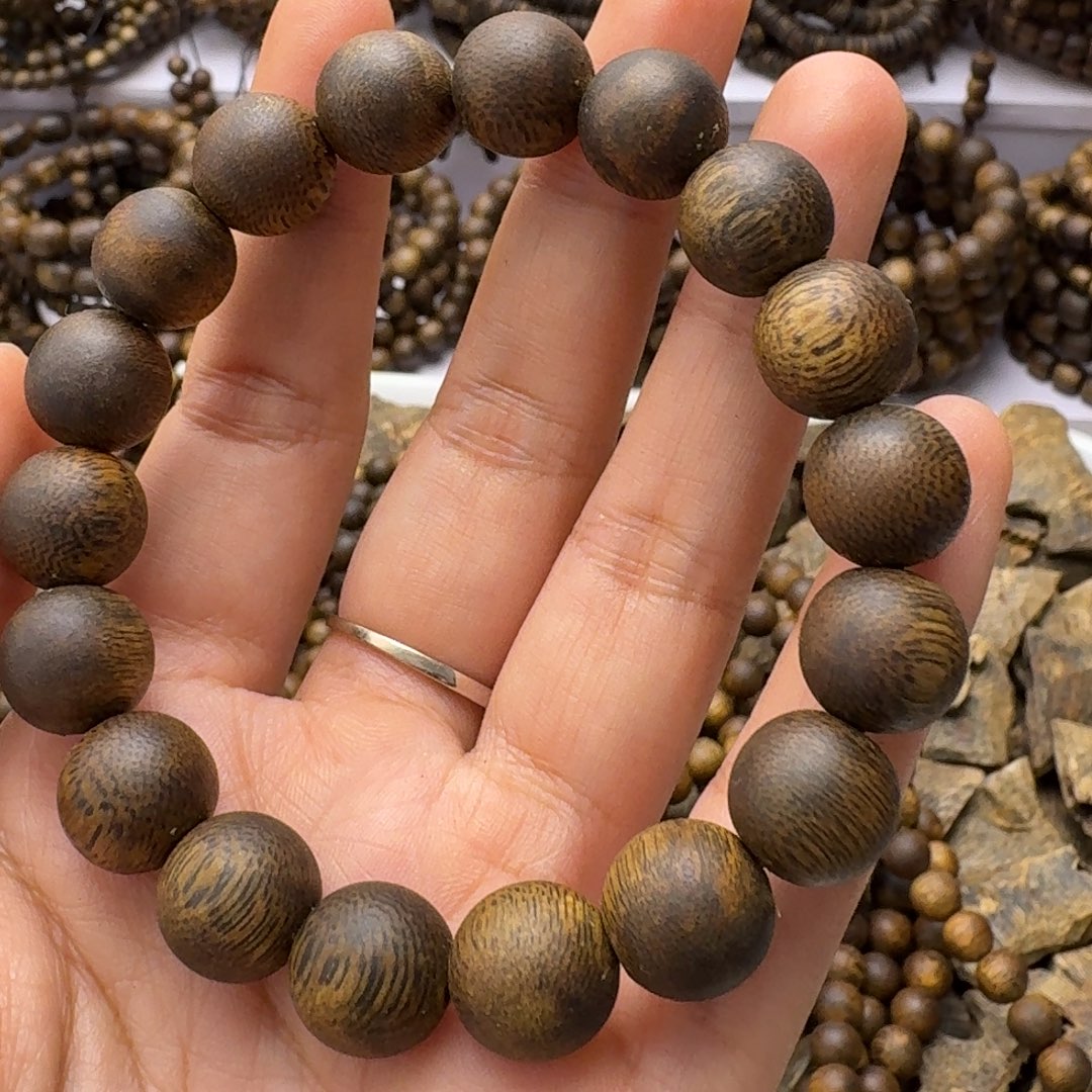 光***旭沉香碎屑沉香沉香乌身老料1.2 13克