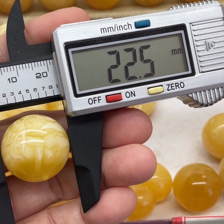 琥珀裸石未镶嵌蜜蜡