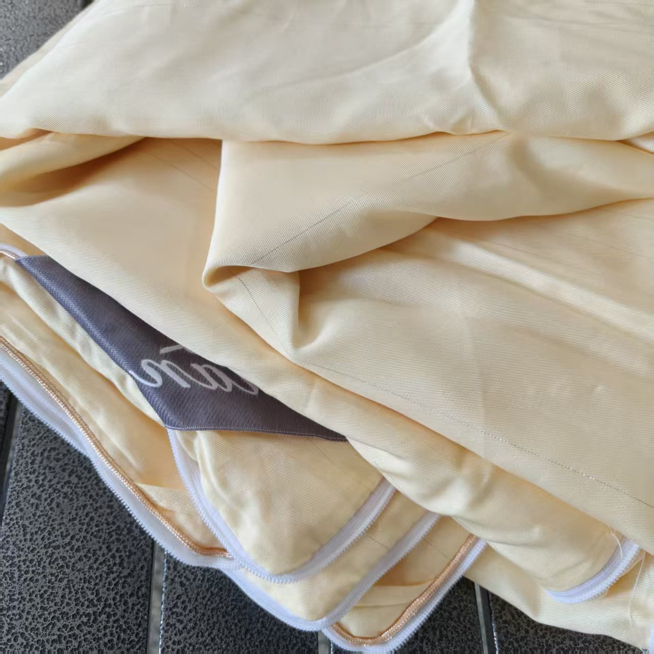 米黄色 莱赛尔 被套200*230（小开口拉链）