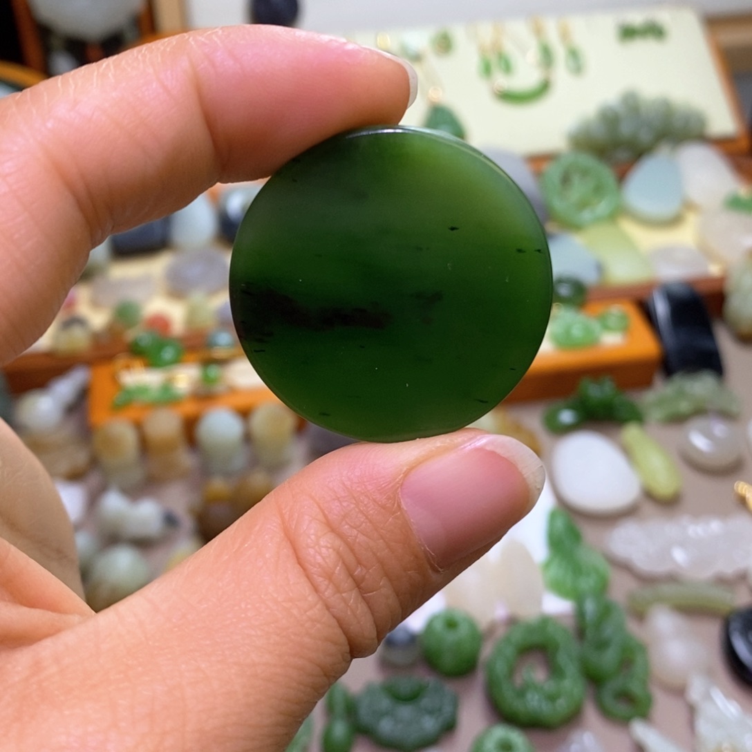 颈饰未镶嵌和田玉