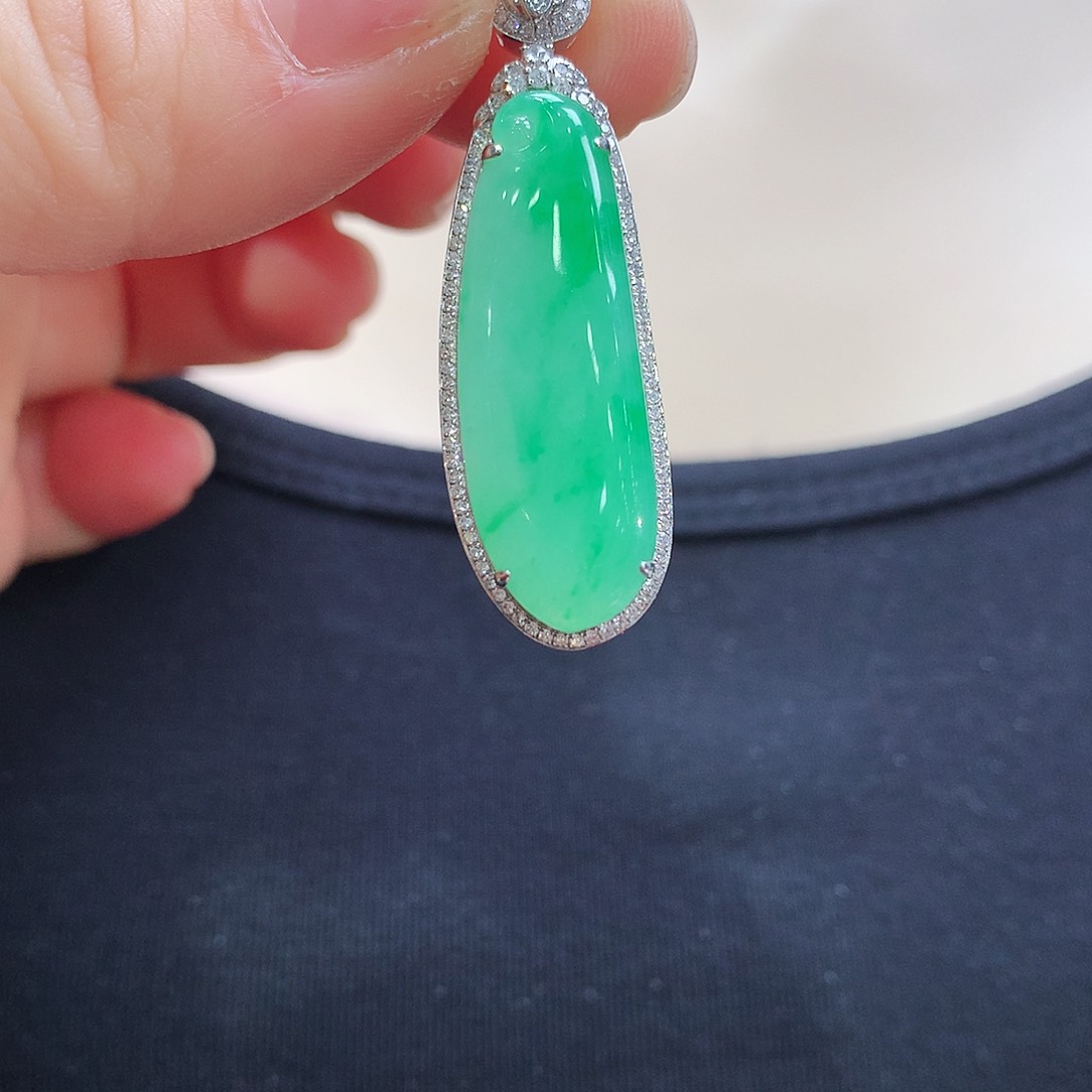 翡翠颈饰18K金镶嵌福瓜