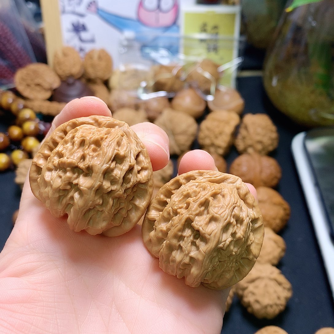 文玩核桃吊坠难****.白狮子40