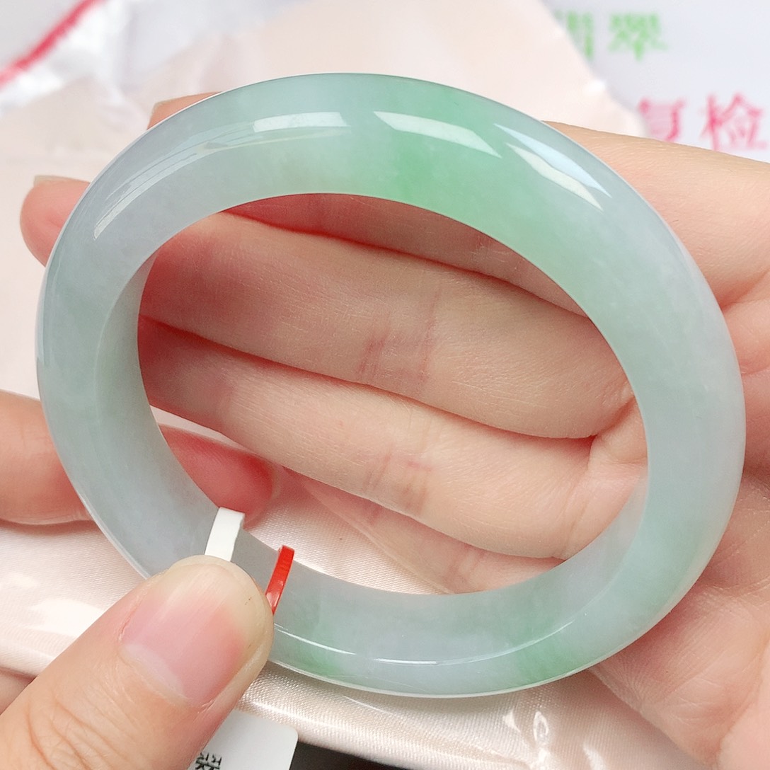 翡翠手镯未镶嵌抖音519