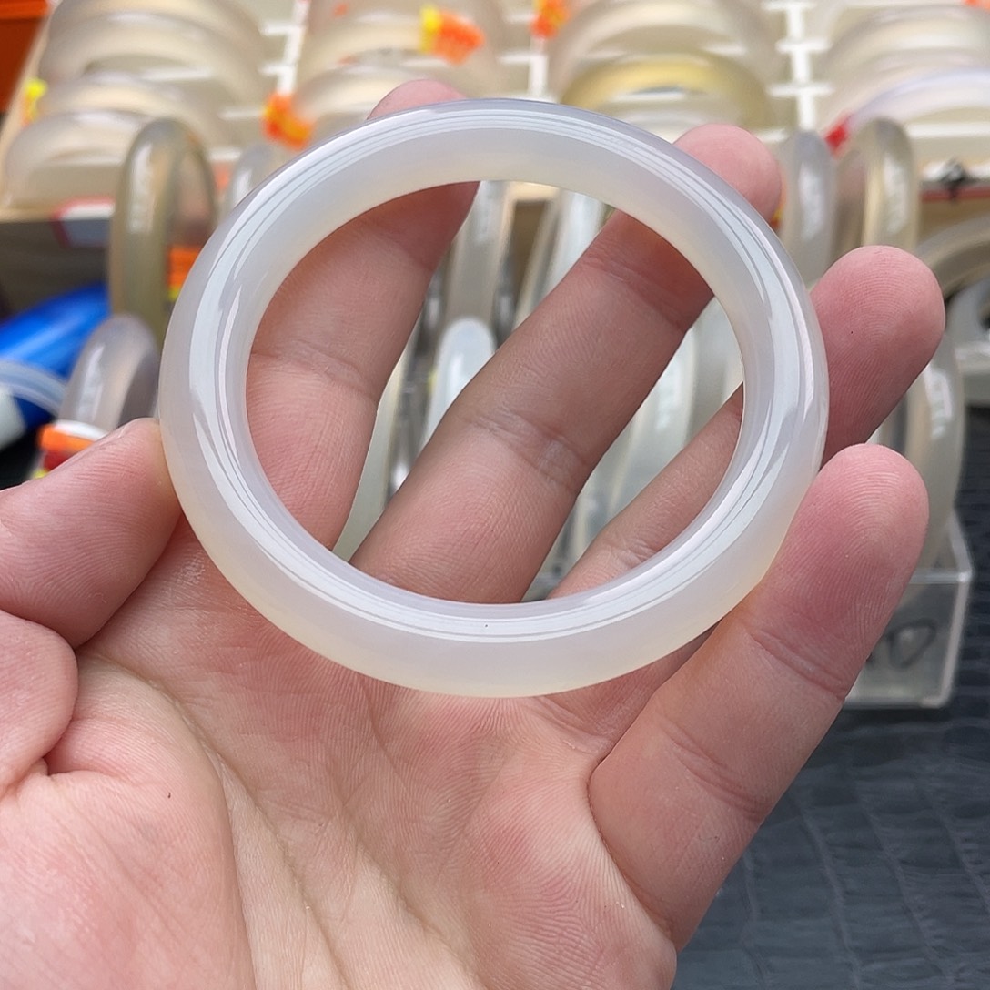 玛瑙/玉髓手镯未镶嵌5758