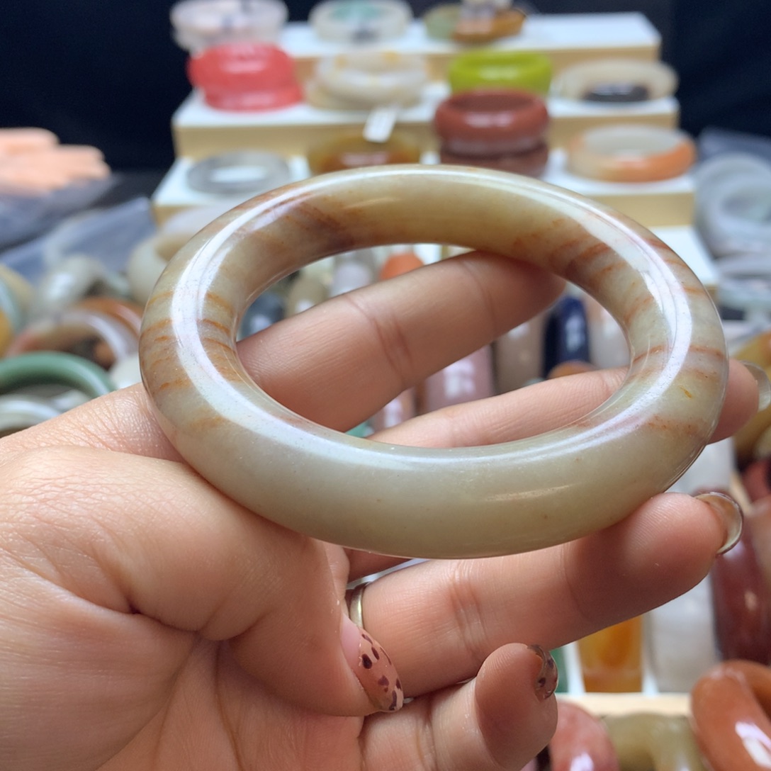 石英质玉手镯未镶嵌