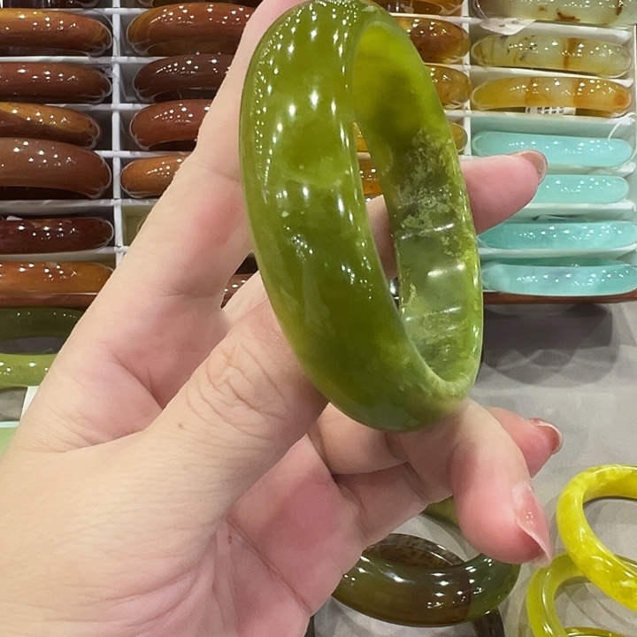 未镶嵌蛇纹石玉手镯