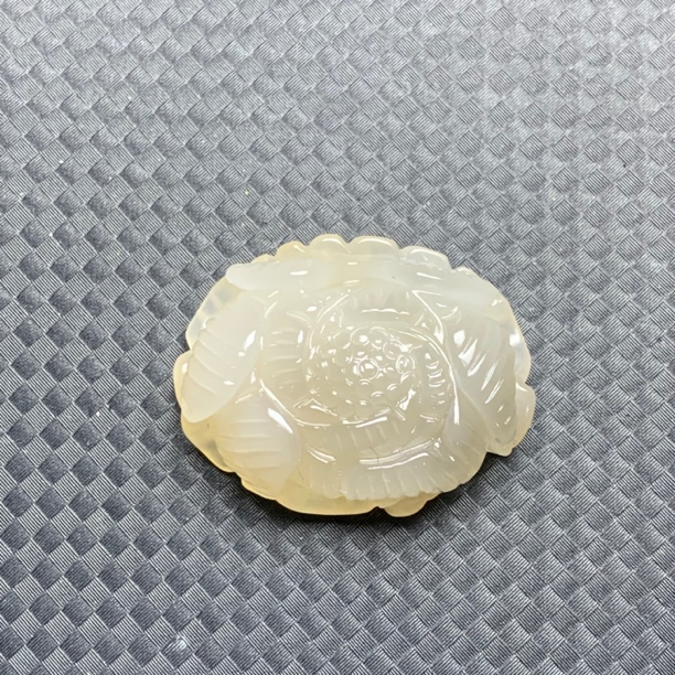 新品和田玉藕粉花开富贵吊坠