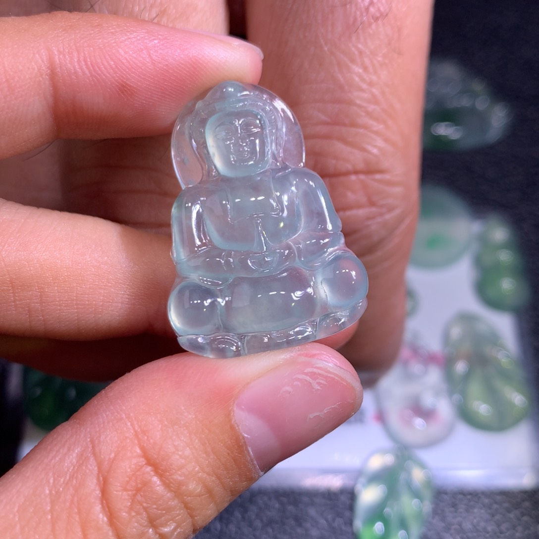 翡翠颈饰未镶嵌翡翠