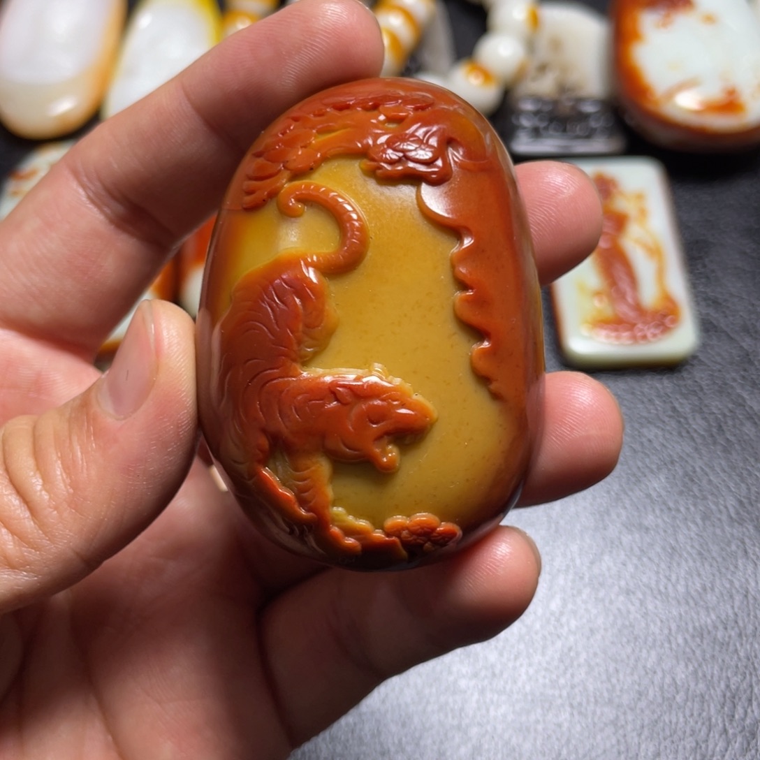 尚***平和田玉未镶嵌颈饰