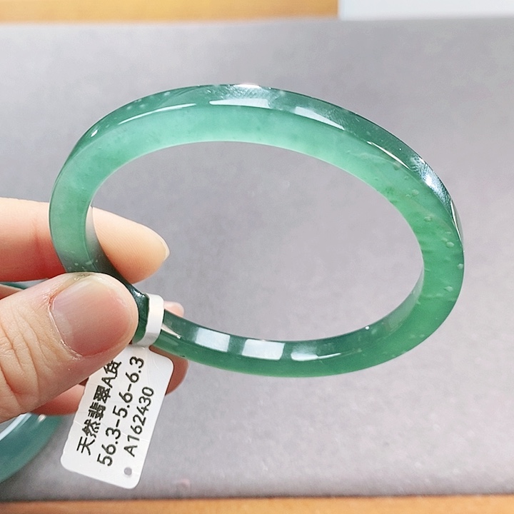【闪购商品】翡翠手镯（圆镯）未镶嵌