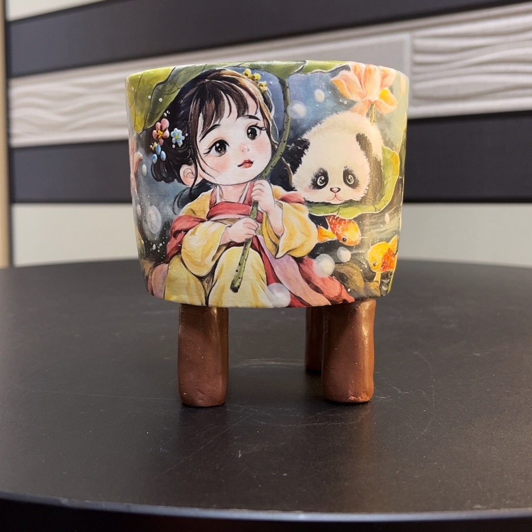 ****忧晨辰手绘花盆古风小女孩熊猫