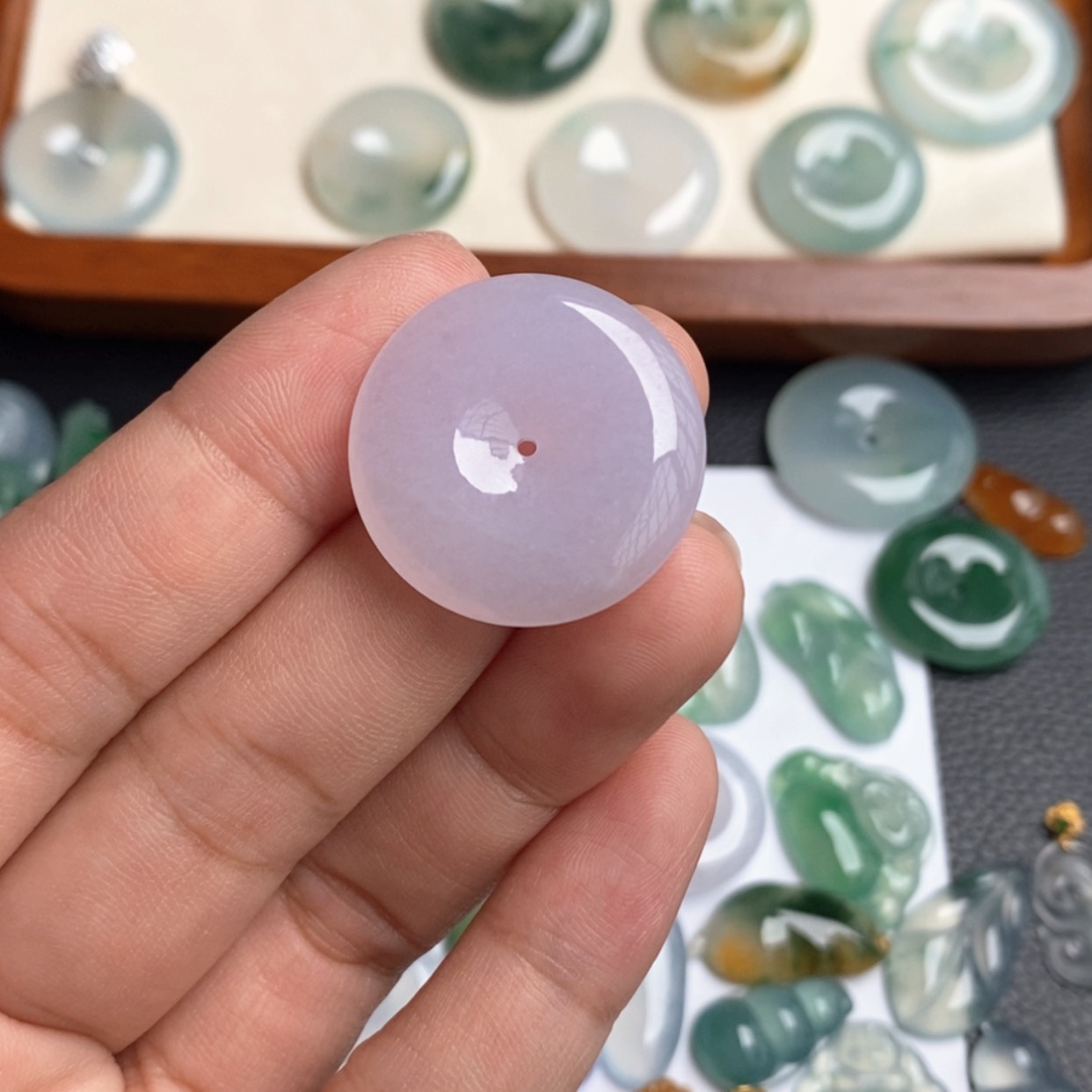 【闪购商品】翡翠颈饰未镶嵌25.4-6淡粉扣