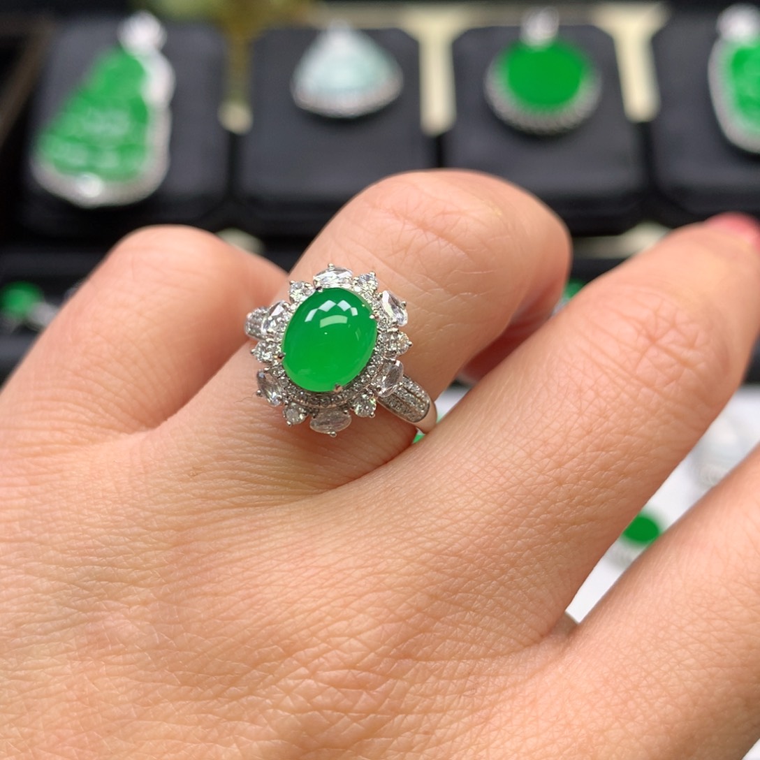 翡翠吊坠(不含链)18K金镶嵌