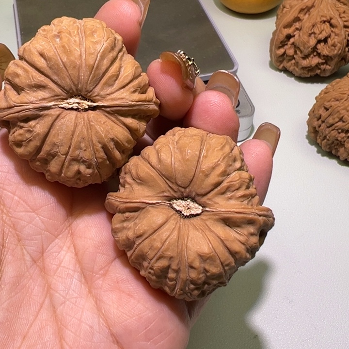 叫***娜文玩核桃把件南瓜墩