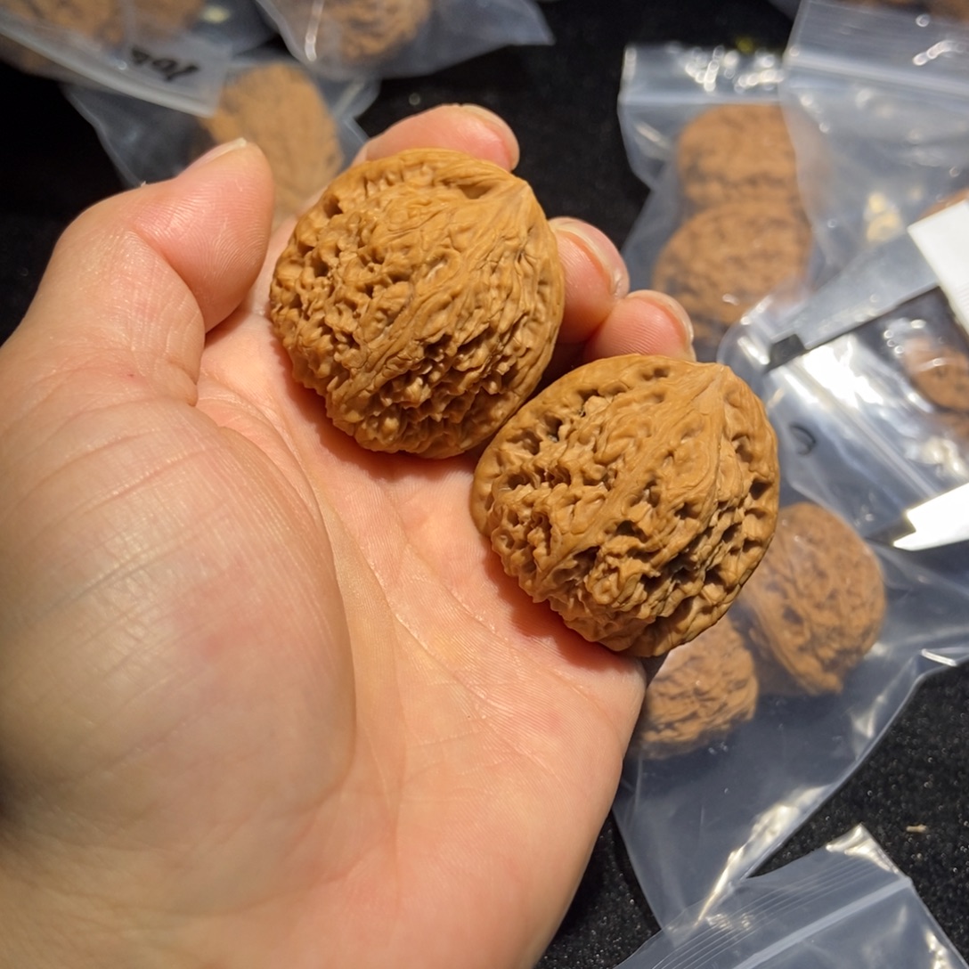 文玩核桃吊坠涿鹿南疆石80