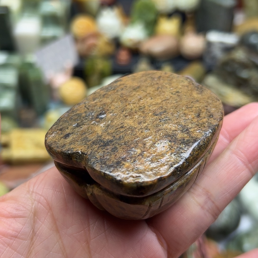 岫岩河磨玉（透闪石质玉）未镶嵌颈饰河磨玉富甲