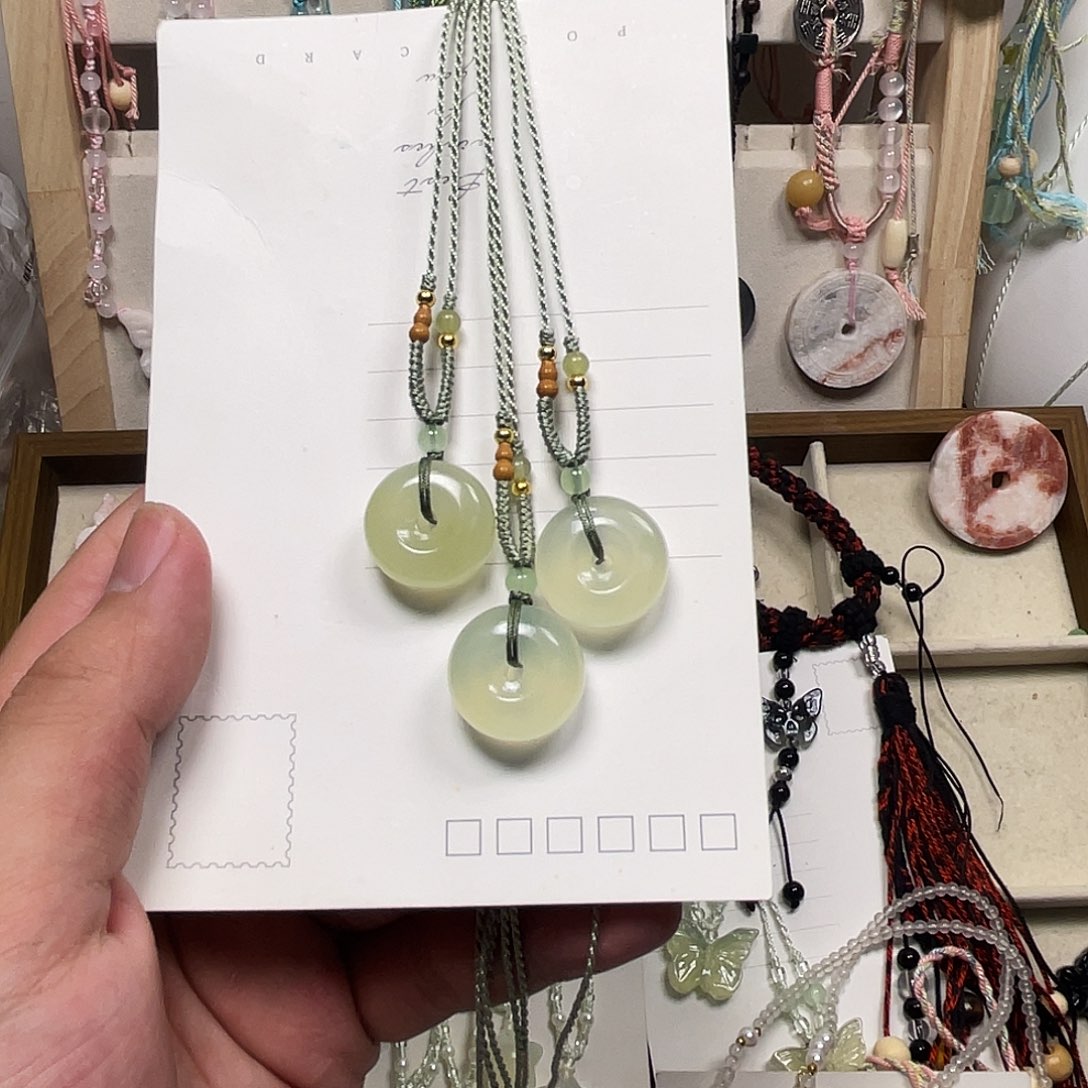 蛇纹石玉合金颈饰