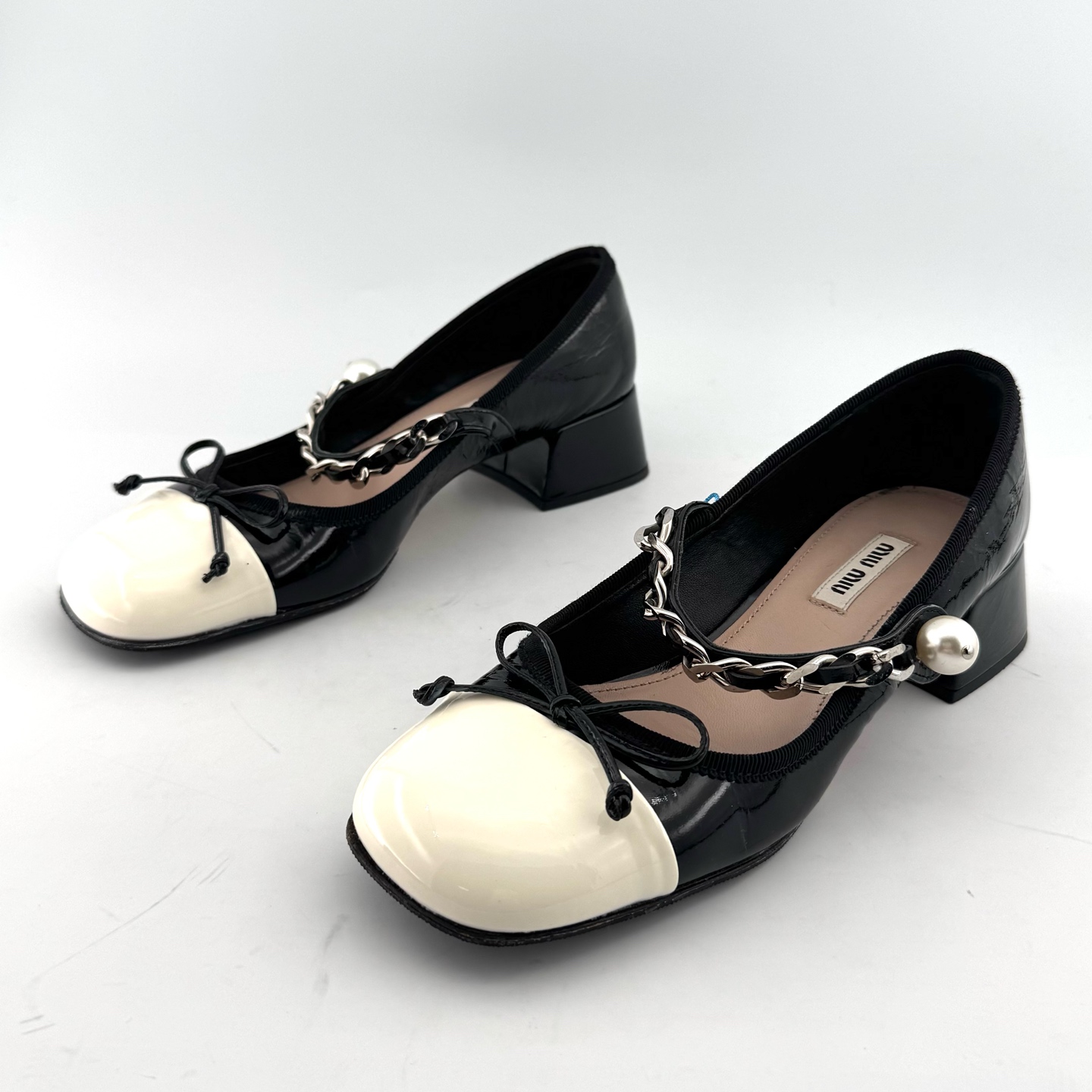 99新 MIU MIU/缪缪  37码 黑白玛丽珍鞋