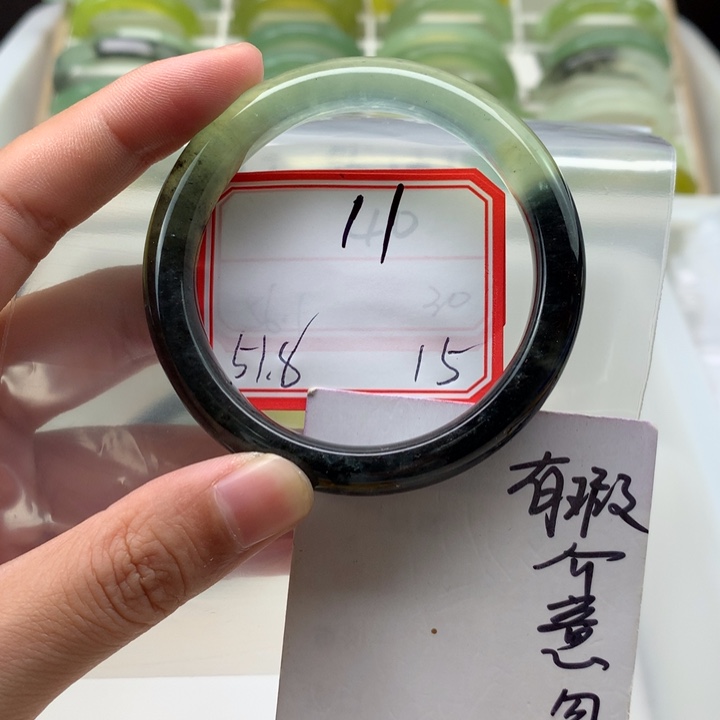 未镶嵌蛇纹石玉手镯春**漫