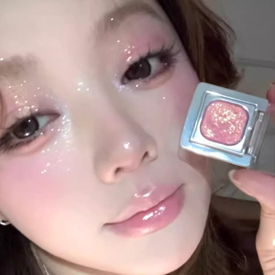 蜜桃钻闪人鱼姬高光碎钻粉眼影修容提亮细闪偏光珠光一体单色眼影
