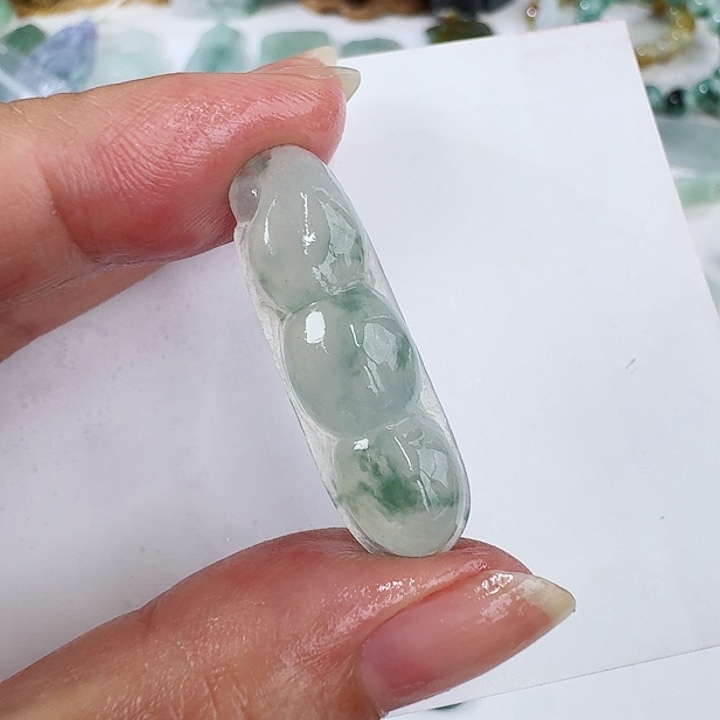 定制翡翠未镶嵌挂件