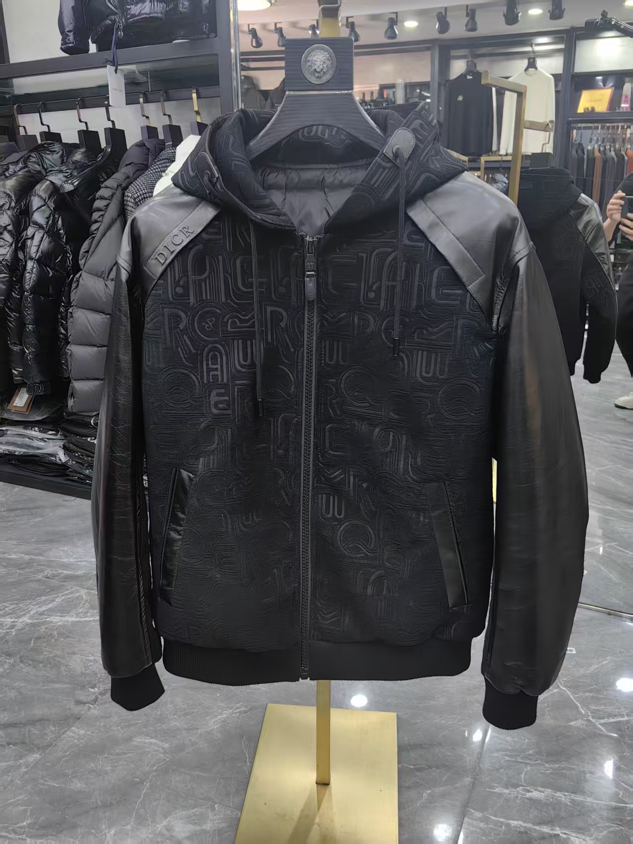 男款冬季拼皮连帽羽绒服1731