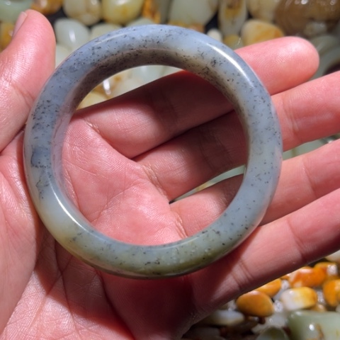 和田玉未镶嵌手串