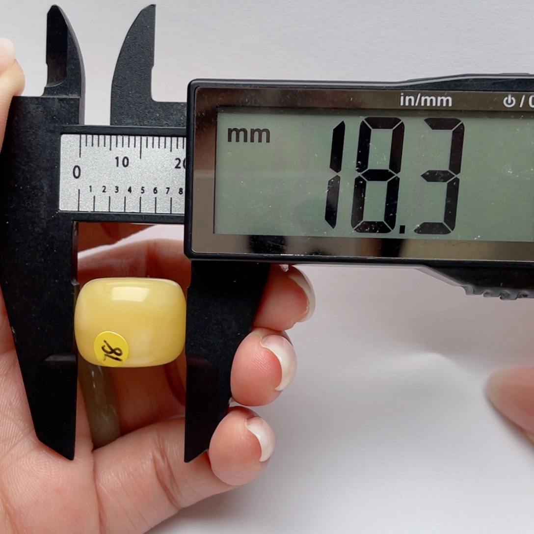 蜜蜡裸石未镶嵌爱****哥蜜蜡墩子 思思