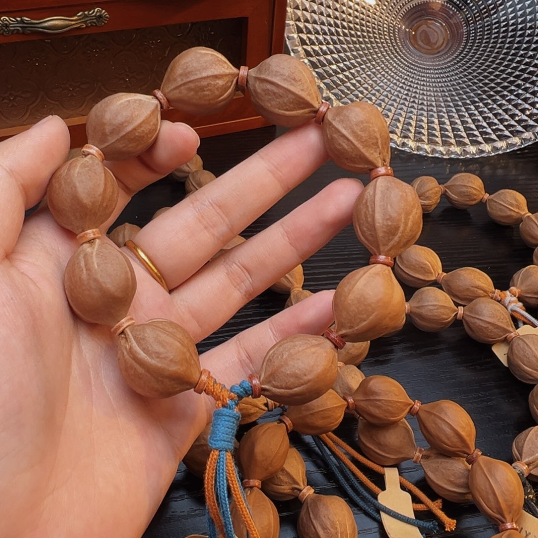 矫***、橄榄核吊坠梅林铁核1823素串鲨鱼背