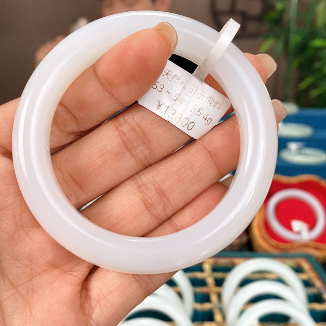 未镶嵌手镯和田玉E051