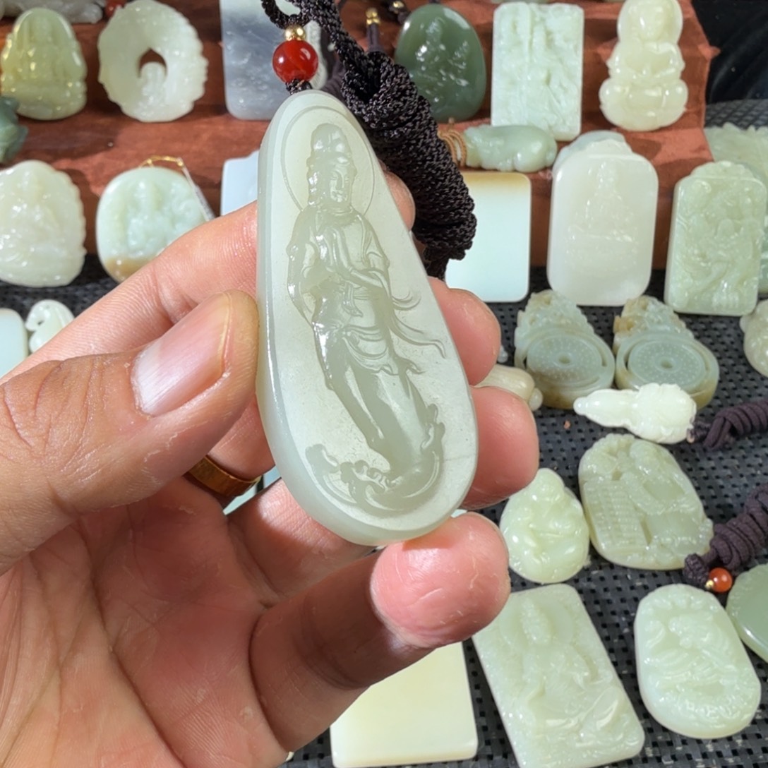 和田玉未镶嵌颈饰