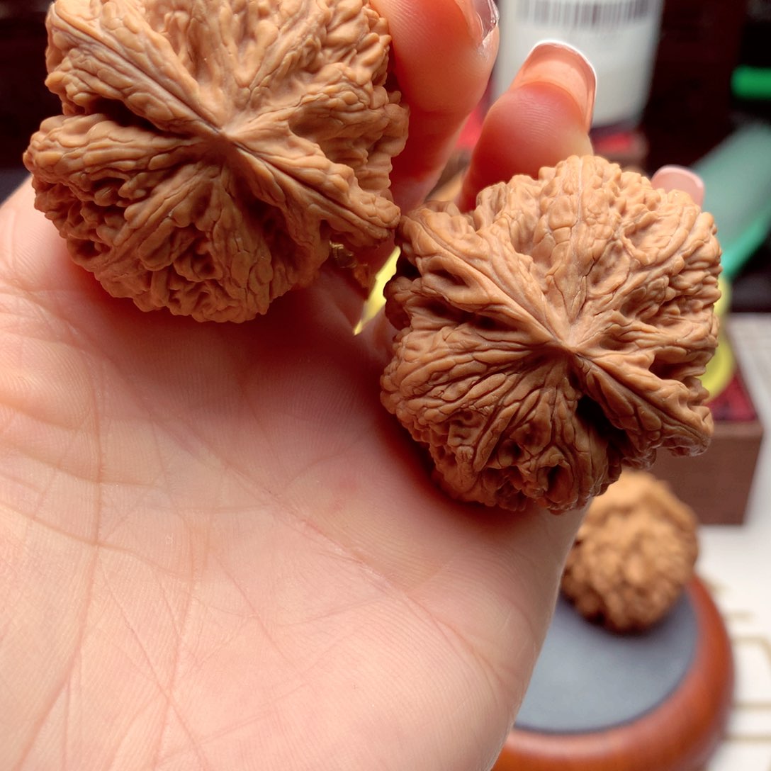 文玩核桃把件大粗筋全品。   6号