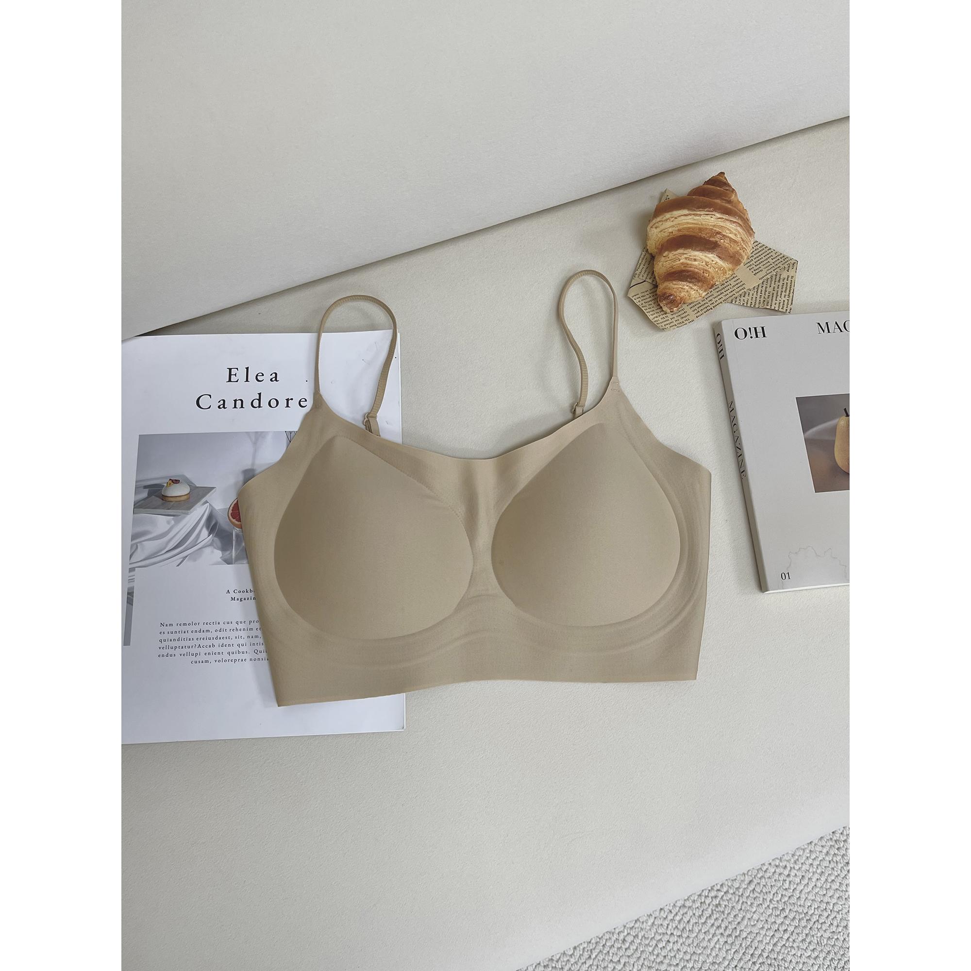 很隐形肤色细带美背