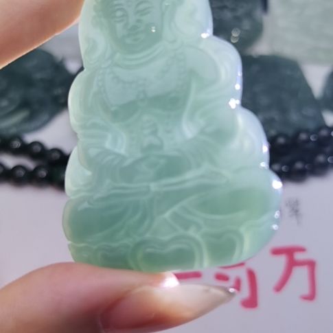 翡翠颈饰未镶嵌天然的A货翡翠多样性发货