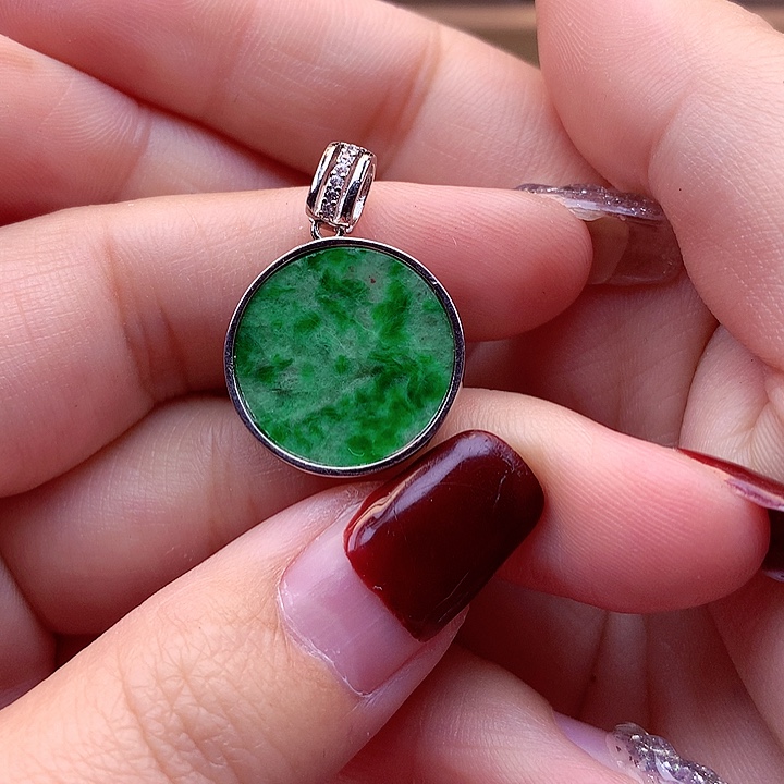 翡翠颈饰银S925镶嵌翡翠