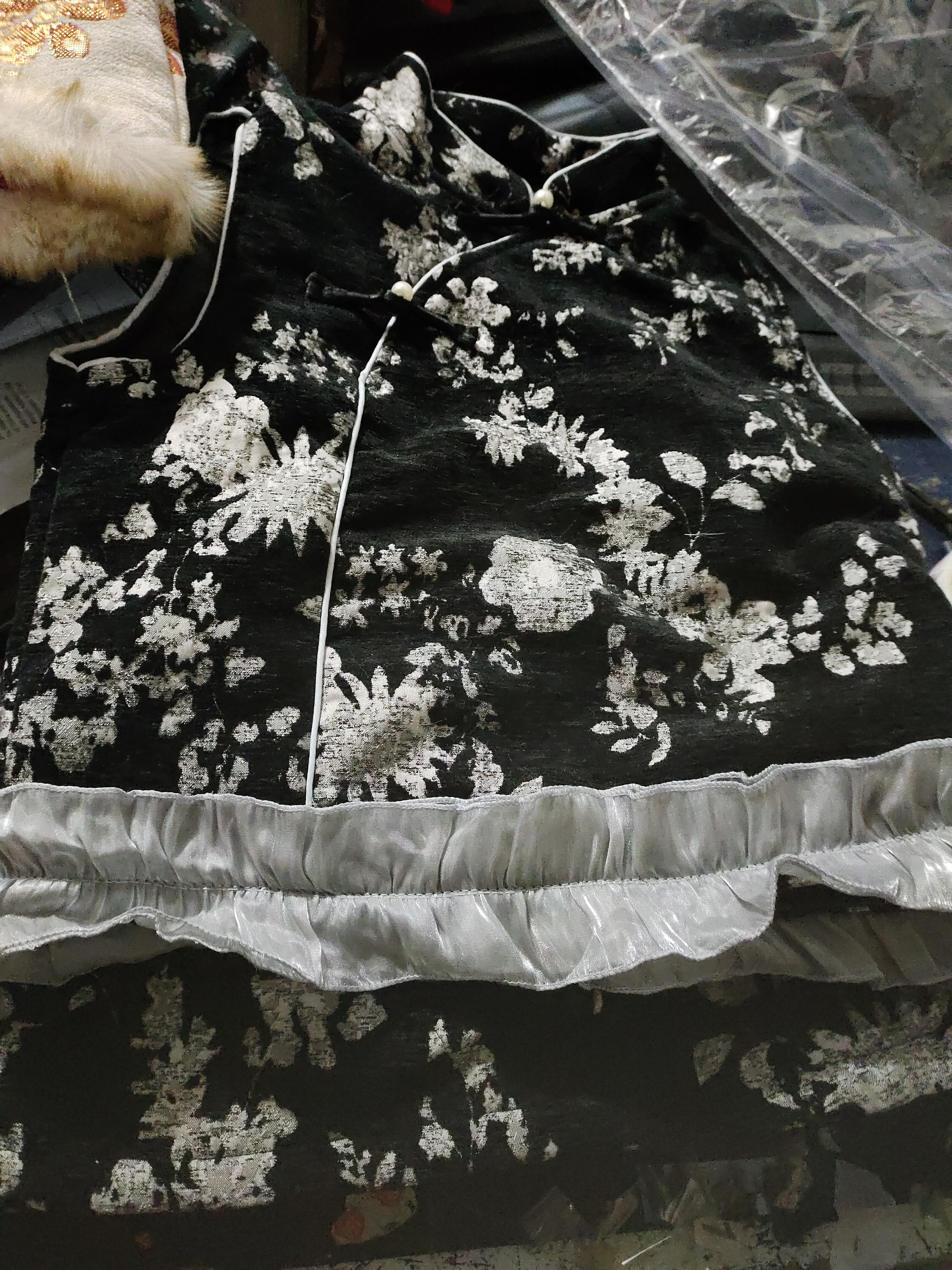 女童黑色碎花棉服旗袍套装
