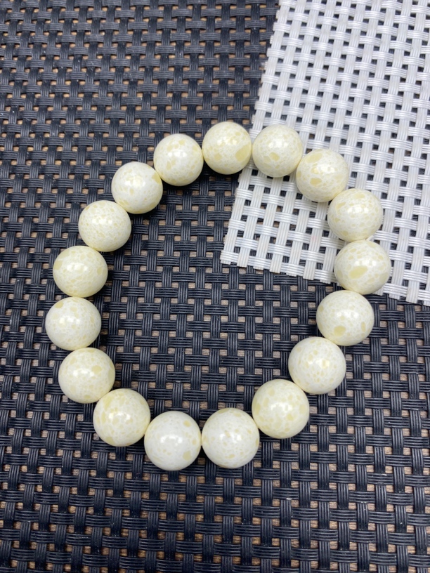 白色卡12mm手串203