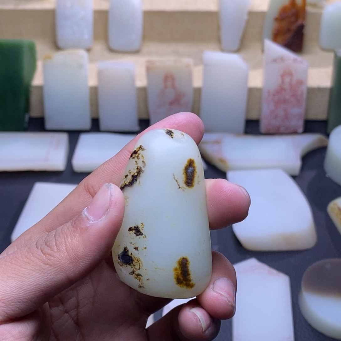 定制和田玉吊坠未镶嵌用****4