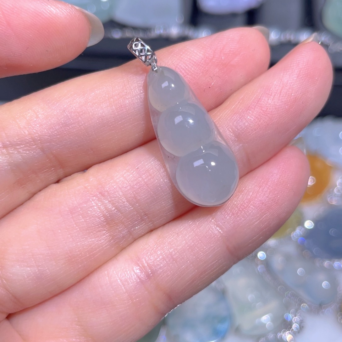 颈饰18K金镶嵌翡翠翡翠