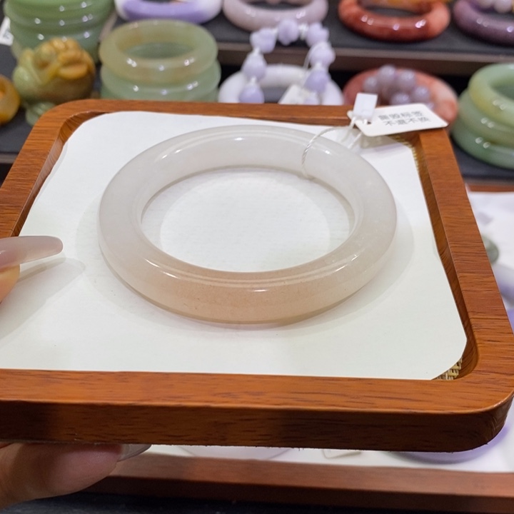 石英质玉未镶嵌手镯62加有线