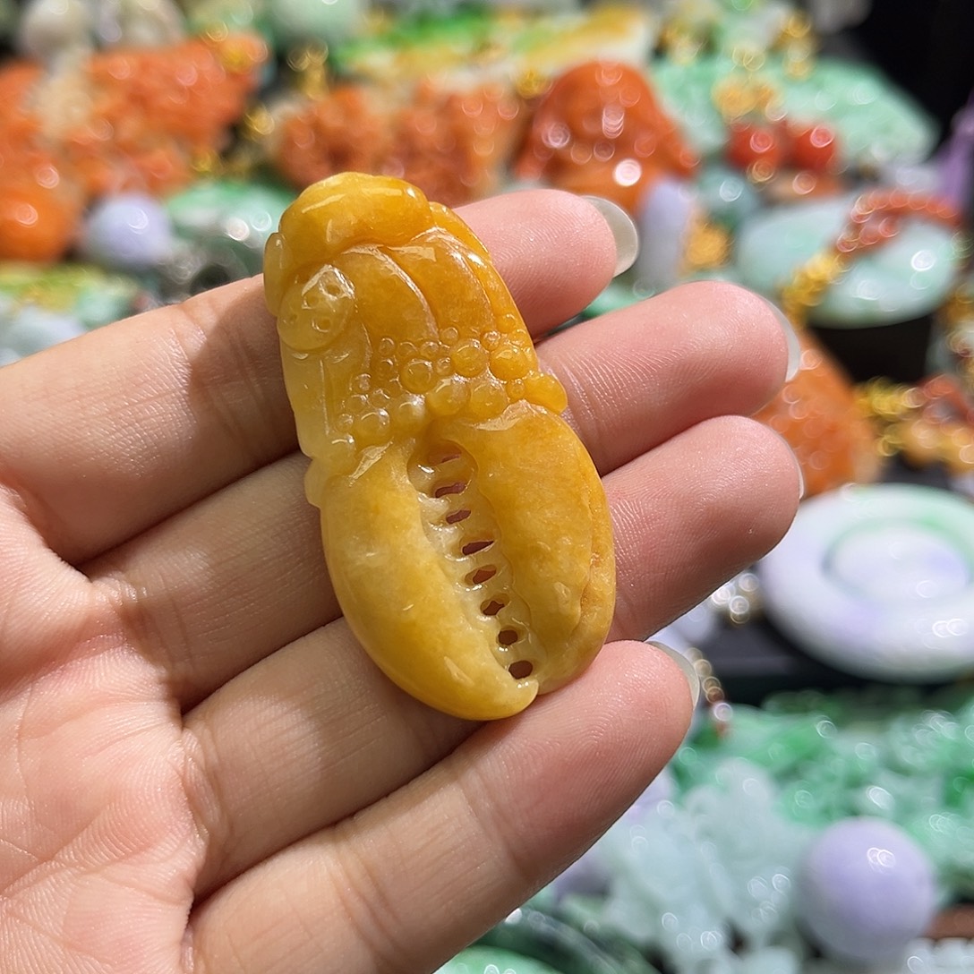 颈饰未镶嵌翡翠待编织